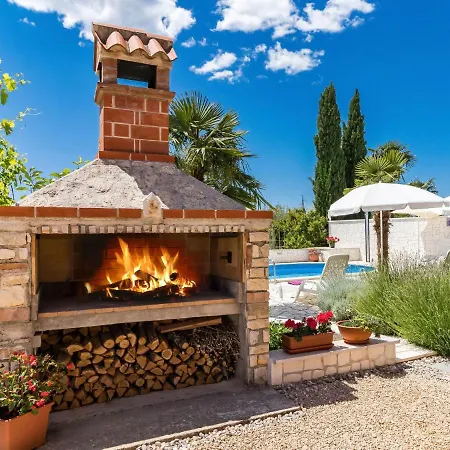 Lägenhet Kostro-1 By Interhome *