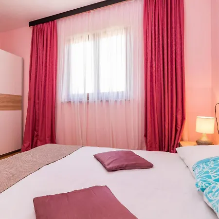 Kostro-1 By Interhome * Nova Vas (Porec)